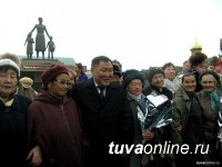 Глава Тувы поздравил учителей республики с профессиональным праздником