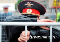 В Туве офицера полиции осудили за рукоприкладство в отношении подчиненного