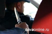 В Кызыле мужчина под предлогом покупки автомобиля совершил разбойное нападение на владельца иномарки