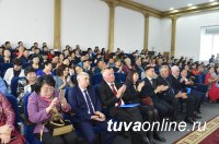 Лауреаты государственных наград Тувы поздравляют с Днем народного единства