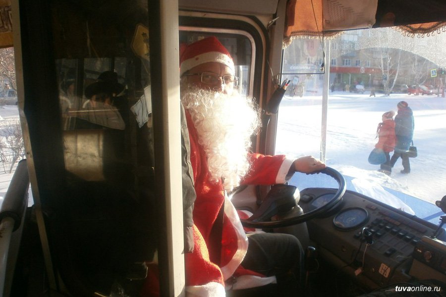 В новогоднюю ночь кызылчан будут возить Деды Морозы. А 6-го января по билетам «КызылГорТранса» можно будет выиграть Iphone-7!