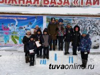 Тува: В первых лыжных гонках нового зимнего сезона на станции «Тайга» участвовало 100 лыжников от 7 до 79 лет