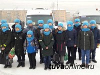 16 школьников Тувы уехали на Кремлевскую елку в Москву