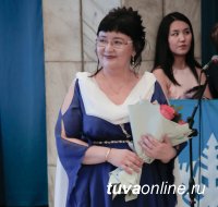 Лучшим выпускником Тувинского госуниверситета признана Олча Монгуш Лучшим выпускником Тувинского госуниверситета признана Олча Монгуш