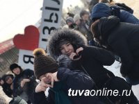 Молодежь поставила «лайк» Кызылу в Международный день без Интернета