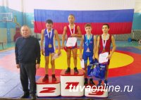 Юные спортсмены Тувы завоевали четыре золота на первенстве СФО по вольной борьбе