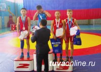 Юные спортсмены Тувы завоевали четыре золота на первенстве СФО по вольной борьбе