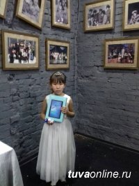 9-летняя Саглай Салчак, спасшая младших братьев от пожара, удостоена награды "Горячее сердце"