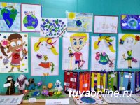 Фестивальные краски в школе №8 города Кызыла