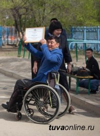 В школе № 2 г. Кызыла открылся лукодром для спортсменов с нарушением опорно-двигательного аппарата