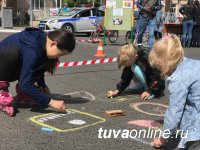 В Международный день защиты детей сотрудники Госавтоинспекции Тувы организовали автогородок «Безопасная дорога – детям!»