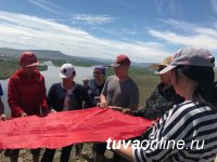 В Туве на священной горе Байза у села Ээрбек возобновлен ежегодный обряд освящения оваа