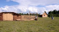 В Тес-Хемском районе Тувы завершают строительство зимних домиков и кошар