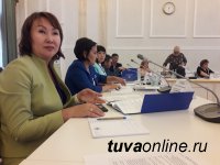 Архивные работники Тувы обменялись опытом работы с коллегами из регионов Сибири