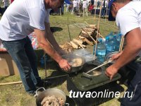 В Туве установили мировой рекорд по варке тувинского супа из баранины - кара-мун!