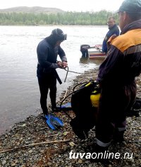 В Туве усилена группировка спасателей по поиску без вести пропавшего при купании на реке Енисей 13-летнего мальчика.