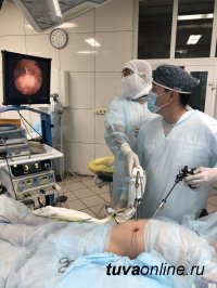 Тува: Хирурги Республиканской больницы номер один провели сложную операцию с помощью ультразвукового скальпеля