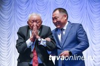 В Туве учреждена новая государственная награда "Гордость народа Тувы"