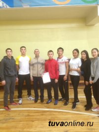 В Кызыле в спартакиаде ко Всемирному дню волонтера победила команда Транспортного техникума