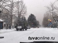 Тува: Разгулявшаяся стихия обрушила на территорию республики месячную норму снега