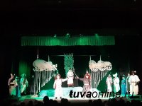 Тува: В преддверии Шагаа премьера спектакля по мотивам тувинской народной сказки о победе добра над злом вызвала ажиотаж