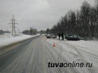 В Туве устанавливают обстоятельства аварии с двумя погибшими. В больницу доставлены 9 человек, 3 из них - дети