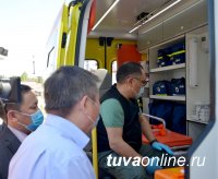 В Туву поступили 10 новых машин скорой помощи