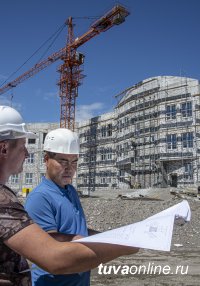На Левобережных дачах Кызыла кипит строительство новой школы. Выполнено 70% работ
