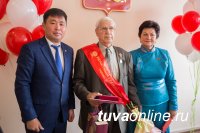 62-м Почетным гражданином Кызыла стал энергетик Анатолий Измайлов