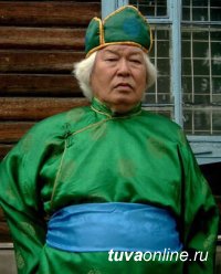 В Национальном музее Тувы с 96-летием поздравили ветерана музея Монгуша Кенин-Лопсана