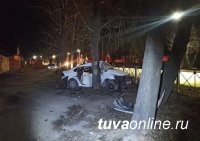 В столице Тувы этой ночью в 2 ДТП погибли молодая девушка и 14-летний подросток