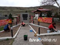 В Туве после акта вандализма восстановили место захоронения Героя Советского Союза Тулуша Балдановича Кечил-оола