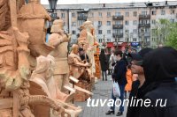 На межрегиональном конкурсе деревянной скульптуры в Туве победил "Дух воина" Очура Аракчаа
