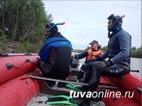 Водолазы тувинского спасательного отряда в районе села Барлык ведут поиски утонувшей девочки