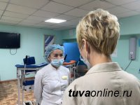 Сенатор Дина Оюн познакомилась с условиями реабилитации в профилактории "Серебрянка" Сенатор Дина Оюн познакомилась с условиями реабилитации в профилактории "Серебрянка"