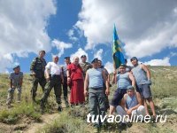 Ветераны ВДВ Тувы отметили свой праздник трудовым десантом Ветераны ВДВ Тувы отметили свой праздник трудовым десантом