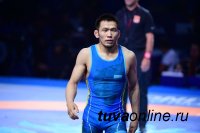 Тувинский борец в сборной Казахстана одолел японца и вырвался в полуфинал Олимпиады-2020