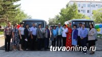 Еще два новых автомобиля УАЗ переданы ветеринарным службам двух кожуунов Тувы