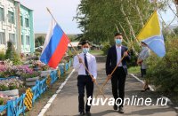 Кан-оол Даваа 1 сентября принял участие в торжественной линейке в с. Усть-Элегест 