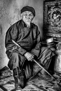 Александр Химушин сфотографировал в монгольском аймаке Ховд 101-летнего тувинца Чимеда Буурлая