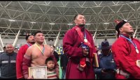 27-летний Айдын Монгуш, победитель Всемирных игр кочевников в 2018 году, выиграл турнир Наадыма по борьбе хуреш