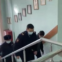 В Туве 23-летний обвиняемый в убийстве двух девочек решением суда заключен под стражу