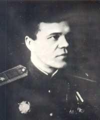 80 лет назад сержант Полещук трое суток держал с 10 бойцами высоту. Удостоен звания Герой Советского Союза. Похоронен в Туве