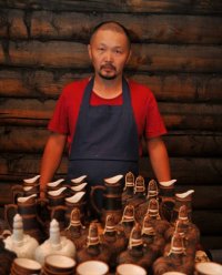 Грант главы Тувы в области культуры и искусства получил проект производства национальной керамической посуды и сувениров