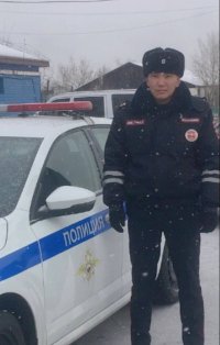 Семья из г. Ак-Довурака (Тува) поблагодарила инспектора ДПС за оказанную помощь в зимние морозы