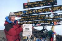 Житель Тувы получил диплом самого возрастного монтажника-высотника в мире