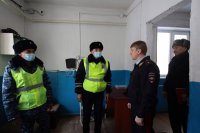 Юрий Поляков проверил работу поста полиции «Ак» в Барун-Хемчикском районе Тувы