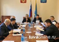 Сенатор Дина Оюн предложила министру МВД  по Республике Тыва в ходе его отчета в парламенте чаще выезжать в кожууны