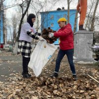 "Добрые сердца Тувы" провели субботник у памятника Юрию Гагарину в Кызыле