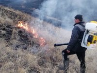 В Туве оперативно погасили 180 гектаров степного пожара, который шел на Чеди-Хольский район